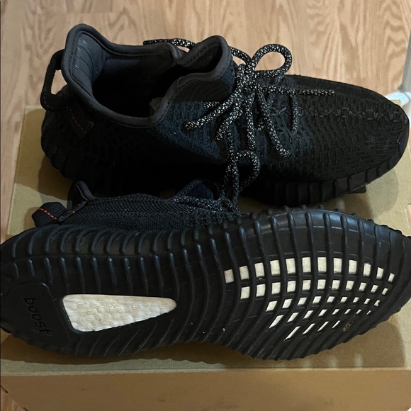 Yeezy Black Knit Sneakers/Men size 5/Women size 6/excellent condition/ Worn once - Picture 6 of 6